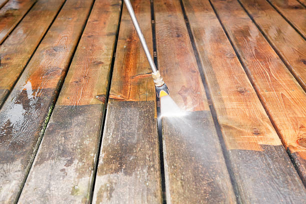 Best Deck Pressure Washing  in Carrington, ND